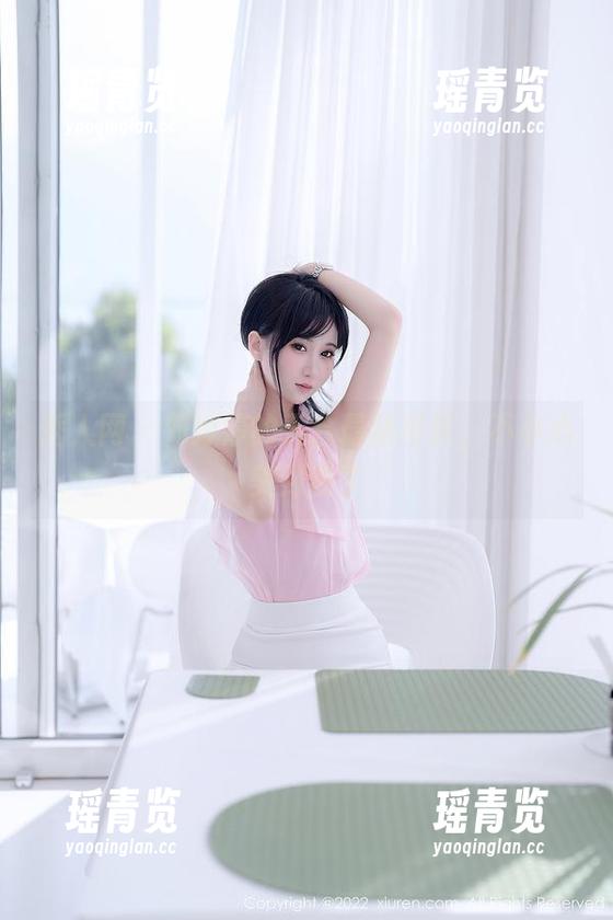 秀人网 - 刘婷婷的天台最新写真，不小心美到我了