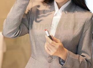 秀人网 - 卓君Jeanes教你如何做出“我很认真”的自拍集