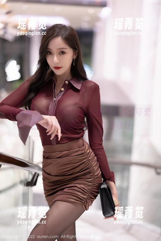 秀人网 - 小蛮妖yummy要不要那么可爱？白丝原图值得一看，免费领取！
