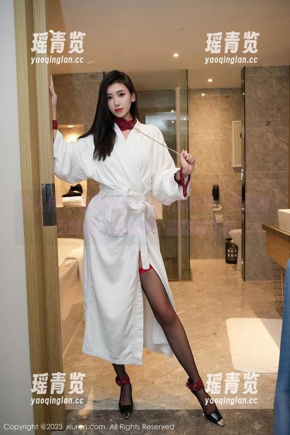 秀人网 - 说到杏子Yada的短裙，美图时不时让人想起那个甜甜的午后