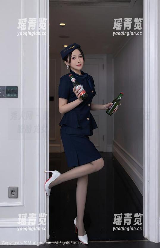 秀人网 - 最新的原图，无敌的美足出现在盼盼龙女sunny眼前，有点意外哦。