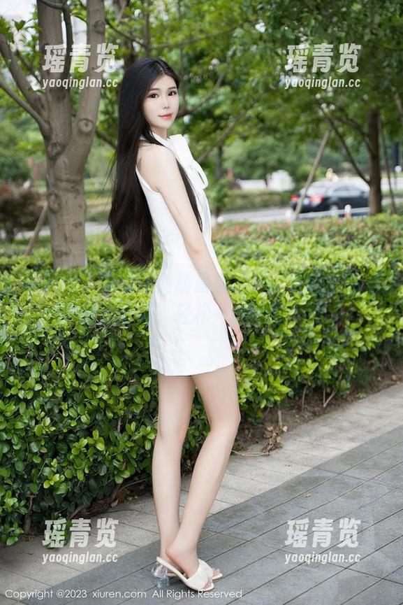 秀人网-米妮大萌萌 秀人网 - 米妮大萌萌最新套图:在职业装里的小野猫,轻松一抓就到手!