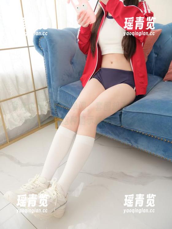 紧急企划 - 黑白单调，套图却不寡淡，林书辞总能把这种暗示抓得恰到好处。