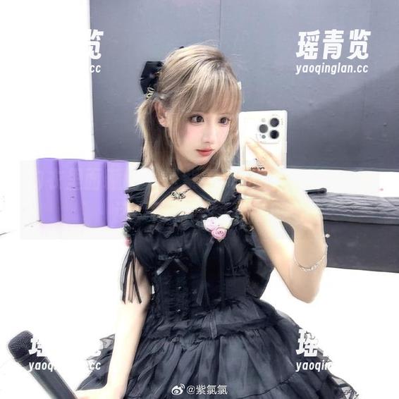 内衣里面藏的，是紫氯氯的个性和，一句话，高清美图必点！