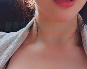 微密圈 - 紫色哒豚豚的私拍红色梦，一定要好好“品味品味”！