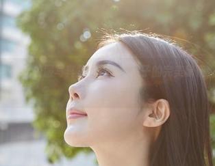 蜜桃社 - 美绪的校服写真集：模仿书呆子的完美秘籍，高清呈现！