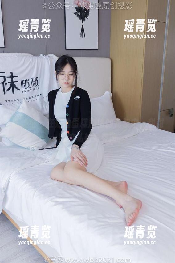 袜啵啵 - 在奶油蛋糕剧情的花絮中，甜甜圈的私拍变奏曲