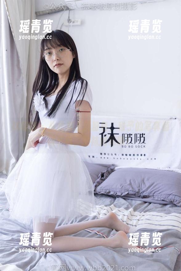 袜啵啵 - 从此爱上淡粉色，稚予的写真值得下载，船袜抢眼啊！