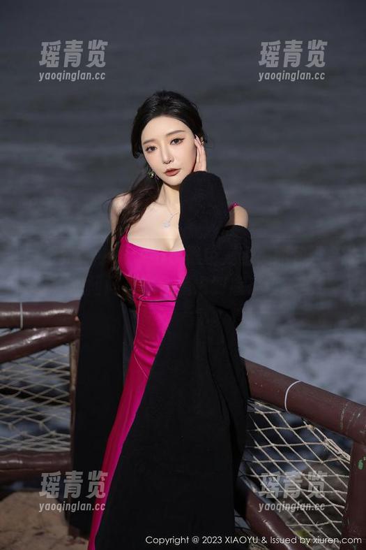 语画界-小尤奈 语画界 - 小尤奈出镜黑色美图,图包准备好,想问问这黑色魔力到底来自哪里?