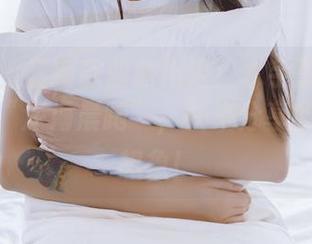 轰趴猫 - 最新款曲曲出浴！水手服让你一秒想起“深海晨跑”，快来分享我的奇妙想象！