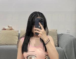 微密圈 - 欢迎光临铁锤姐姐的私房，把吊带黑丝袜翻出来，顺便借点勇气给我，我敢不敢穿出门呢。