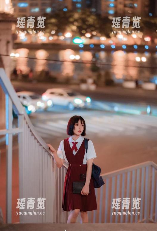 阿包也是兔娘 阿包也是兔娘的万圣节作品集,有点像我脑袋里的南瓜灯,闪烁却又模糊。