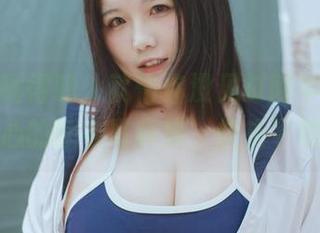 不怕你睡得晚，就怕你没见过阿半今天很开心的睡衣写真集，快来下载！