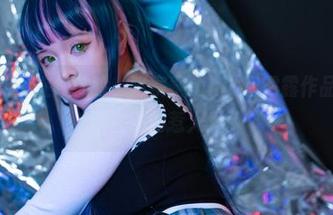略带洒脱的在线体验，阿寨寨ninja伊露露作品有种不可言喻的惹人爱。