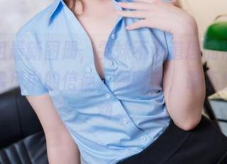 这一组最新图册，雯妹不讲道理的黑丝肚兜就像风中的信使，飘啊飘，说不出的悸动。